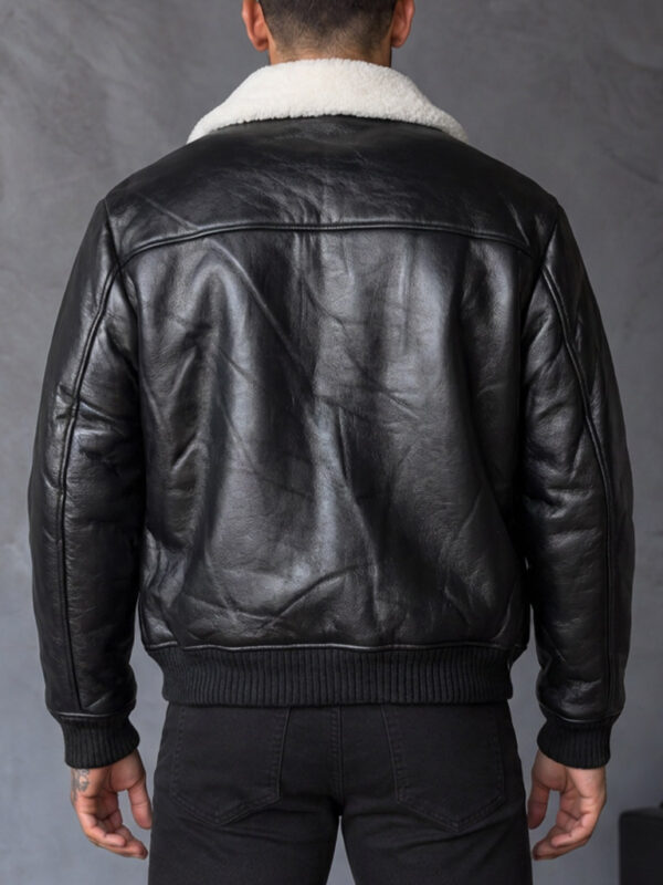 Мъжко черно кожено зимно яке с пухена яка